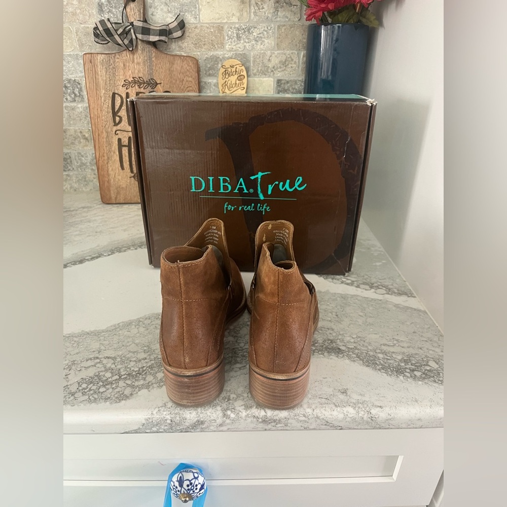 Diba True Caspian Women’s Booties Brown Sable Suede Leather NIB - Picture 3 of 4
